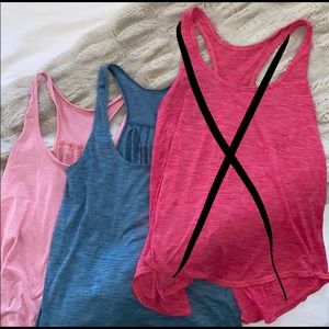 set of two lulu lemon tanks 🍋